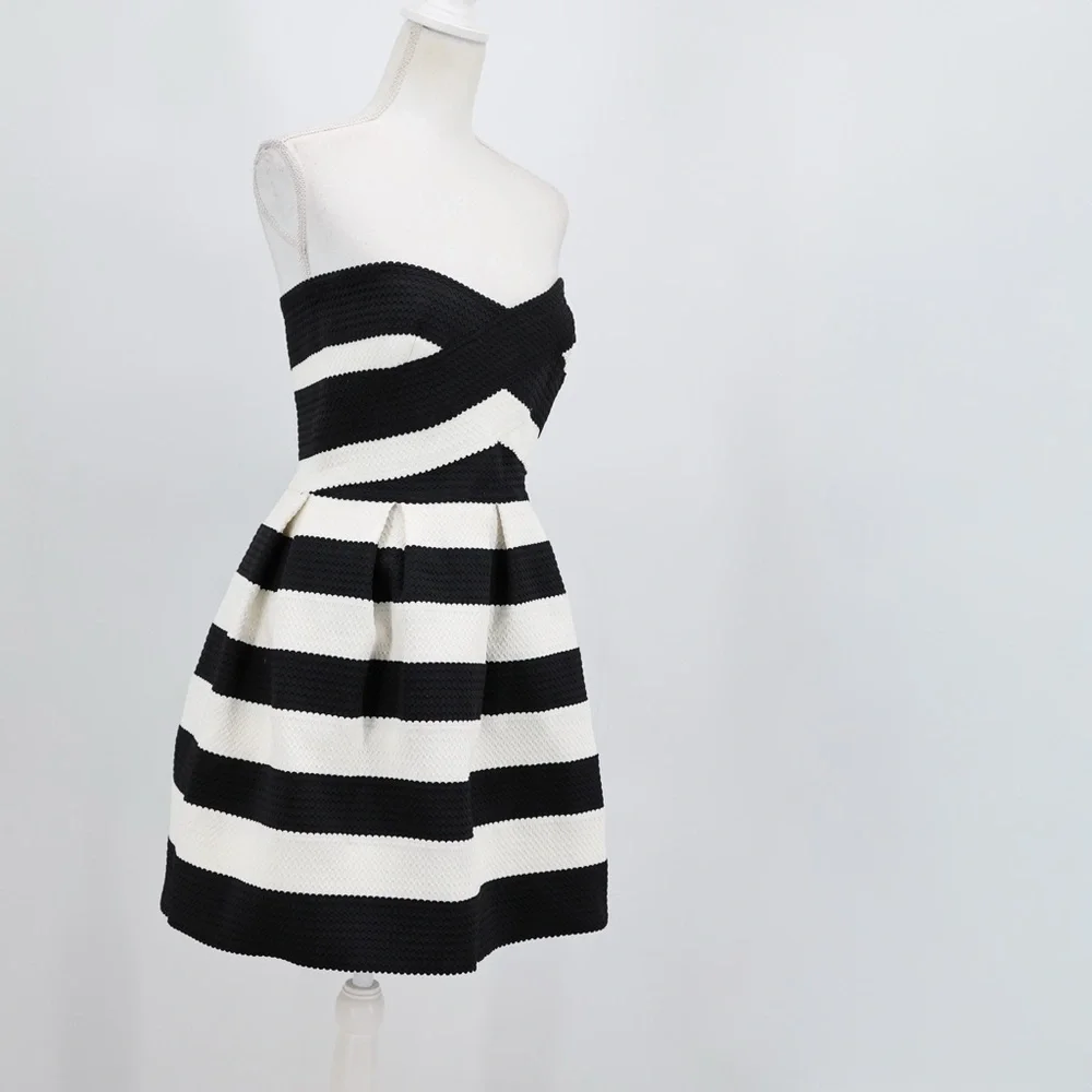 BCBGMaxAzria Alythea‎ Strapless Stripe Fit Flare Mini Dress Black Cream M